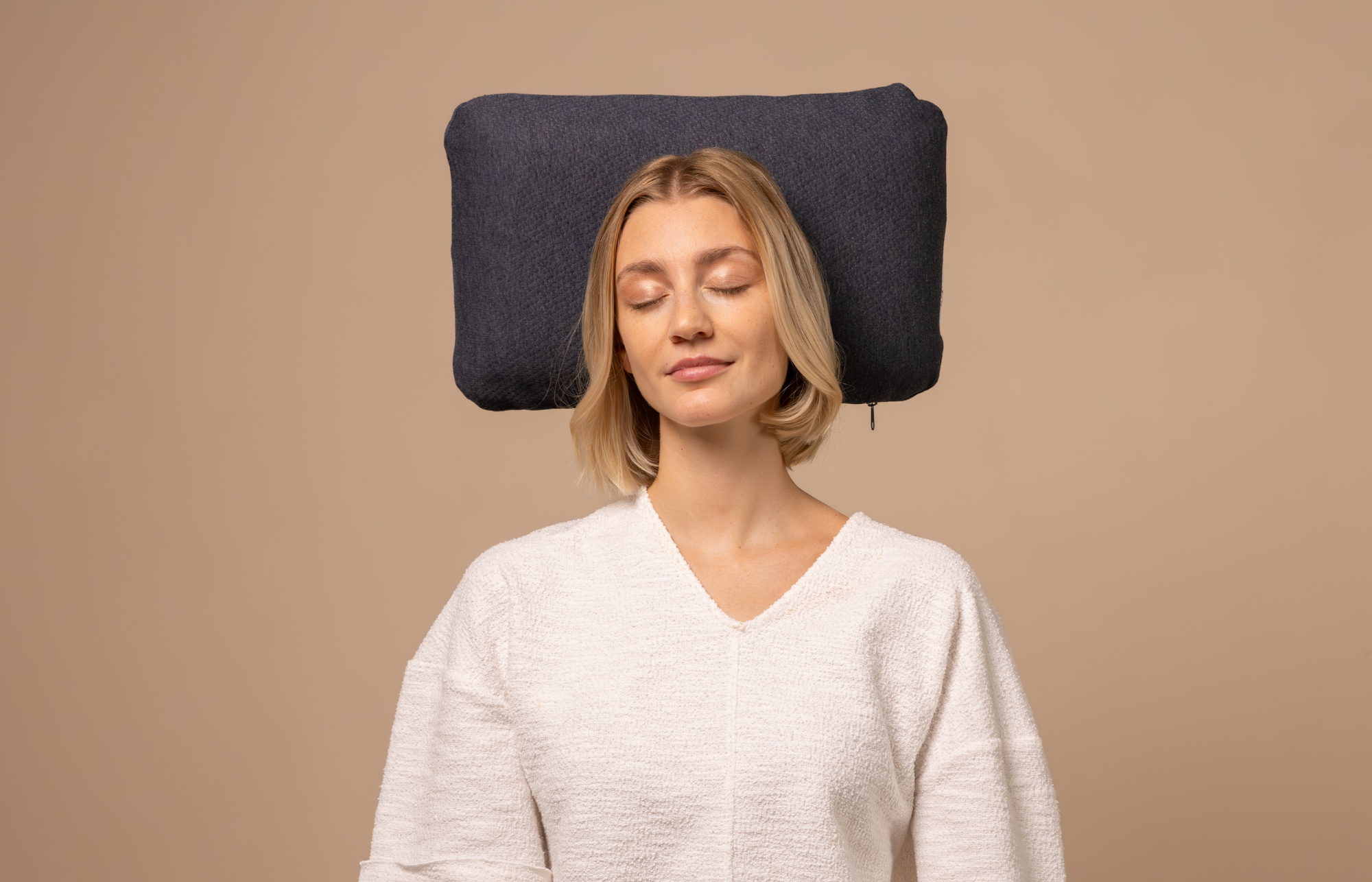 VOLAR Reisekissen, ergonomisches Kopfkissen für erholsamen Schlaf unterwegs - Third of Life