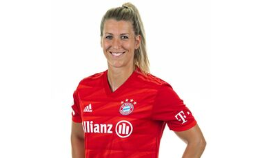 Im Interview: Fußballnationalspielerin Verena Schweers über das Gerücht zum frühen WM-Aus und guten Schlaf